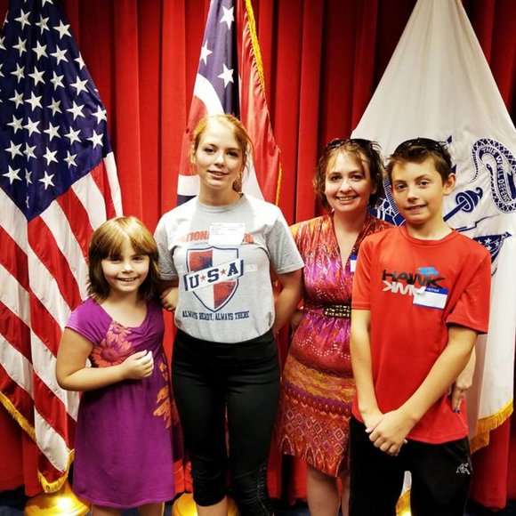 Meet your Posher, Jessica - Picture 2 of 6